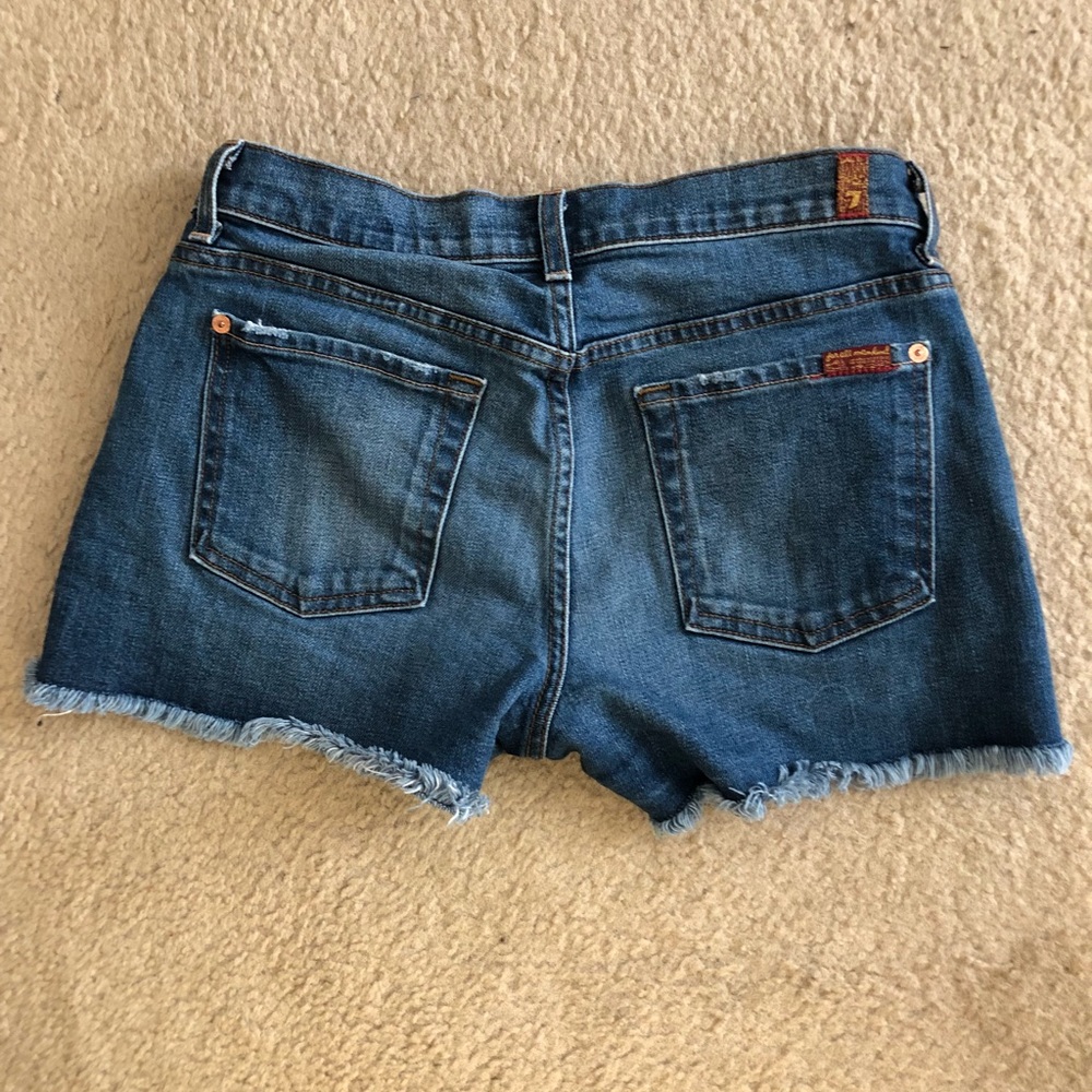 Shorts - Picture 2 of 3